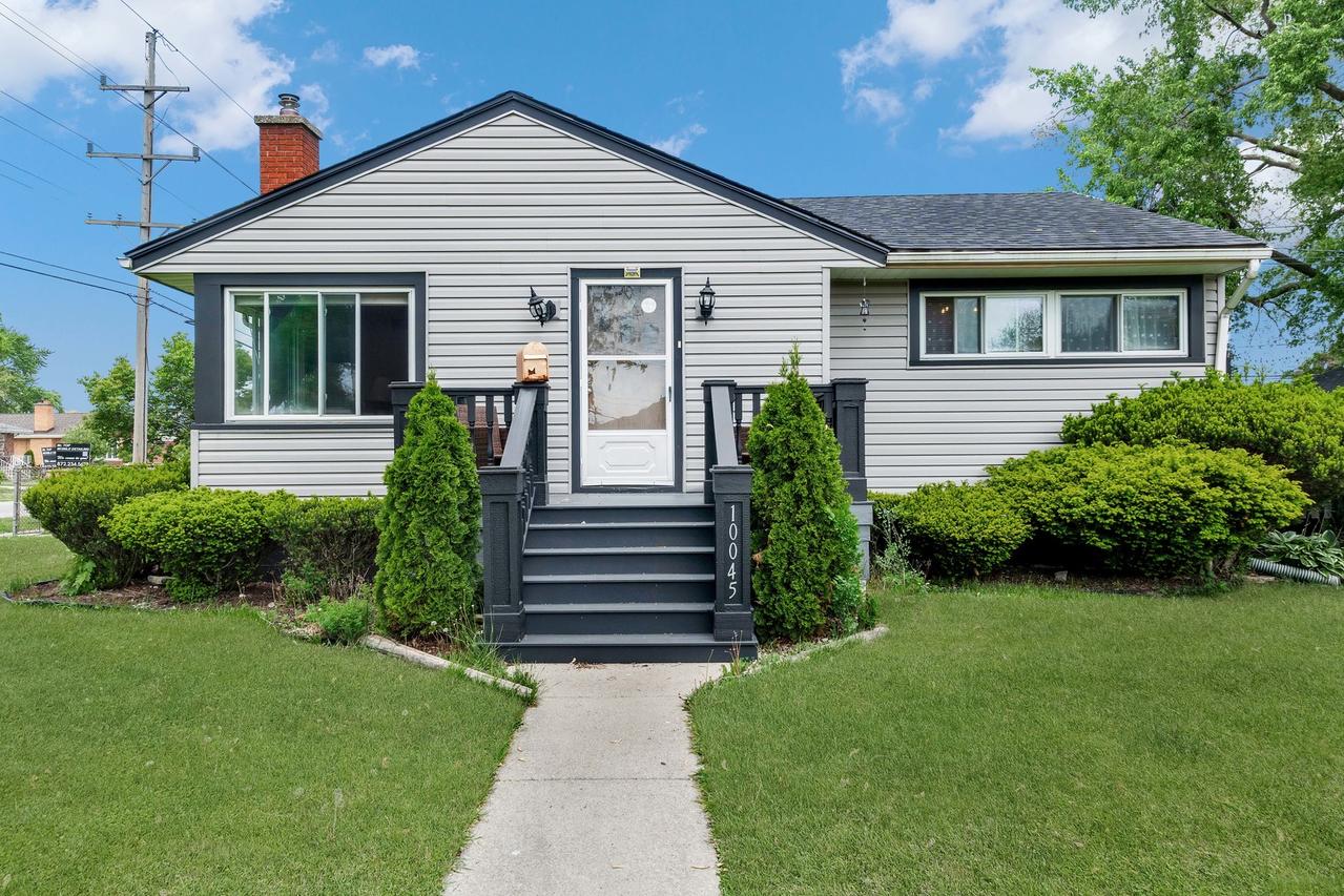 10045 S Kostner Ave., Oak Lawn, IL 60453