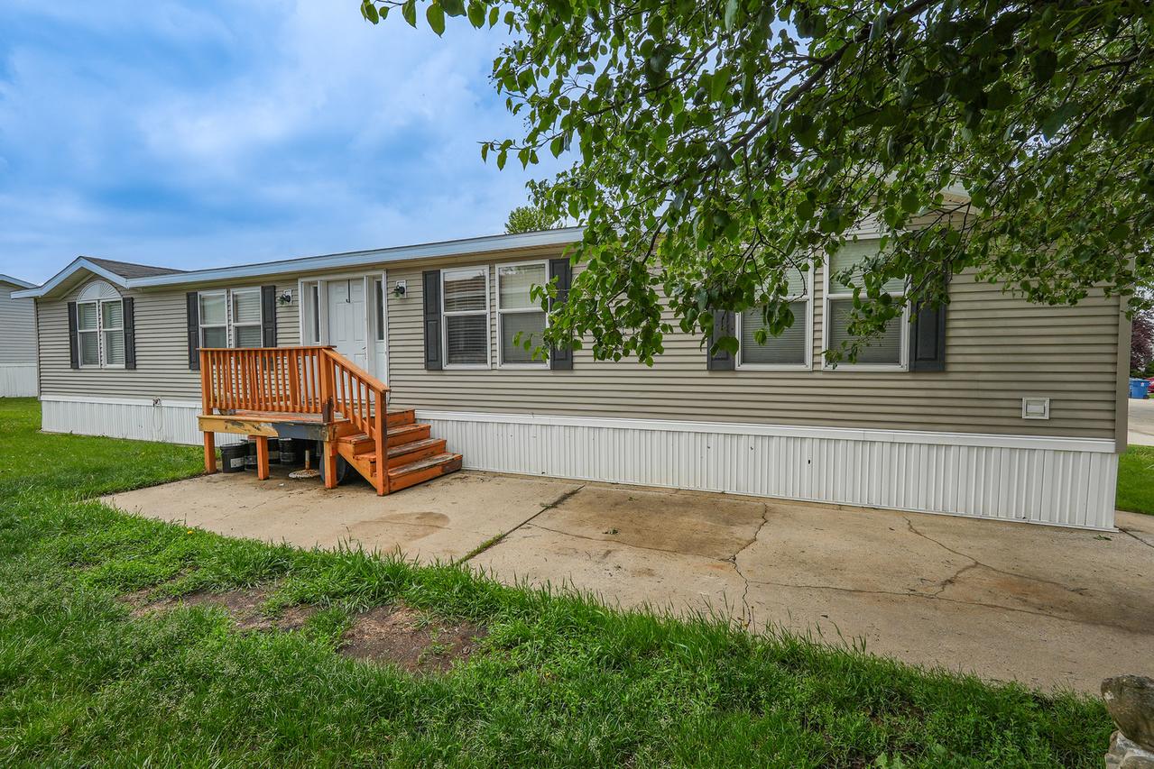 18 Saint Francis Dr., Bourbonnais, IL 60914