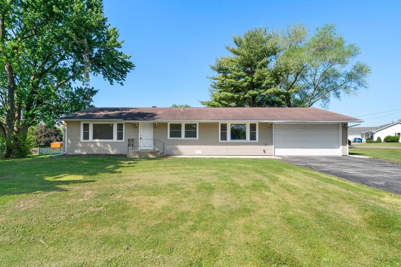 341 Cardinal Ln., Lake Holiday, IL 60552