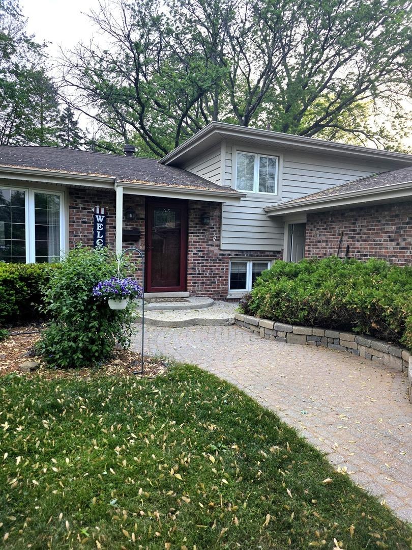 7930 Grant St., Darien, IL 60561