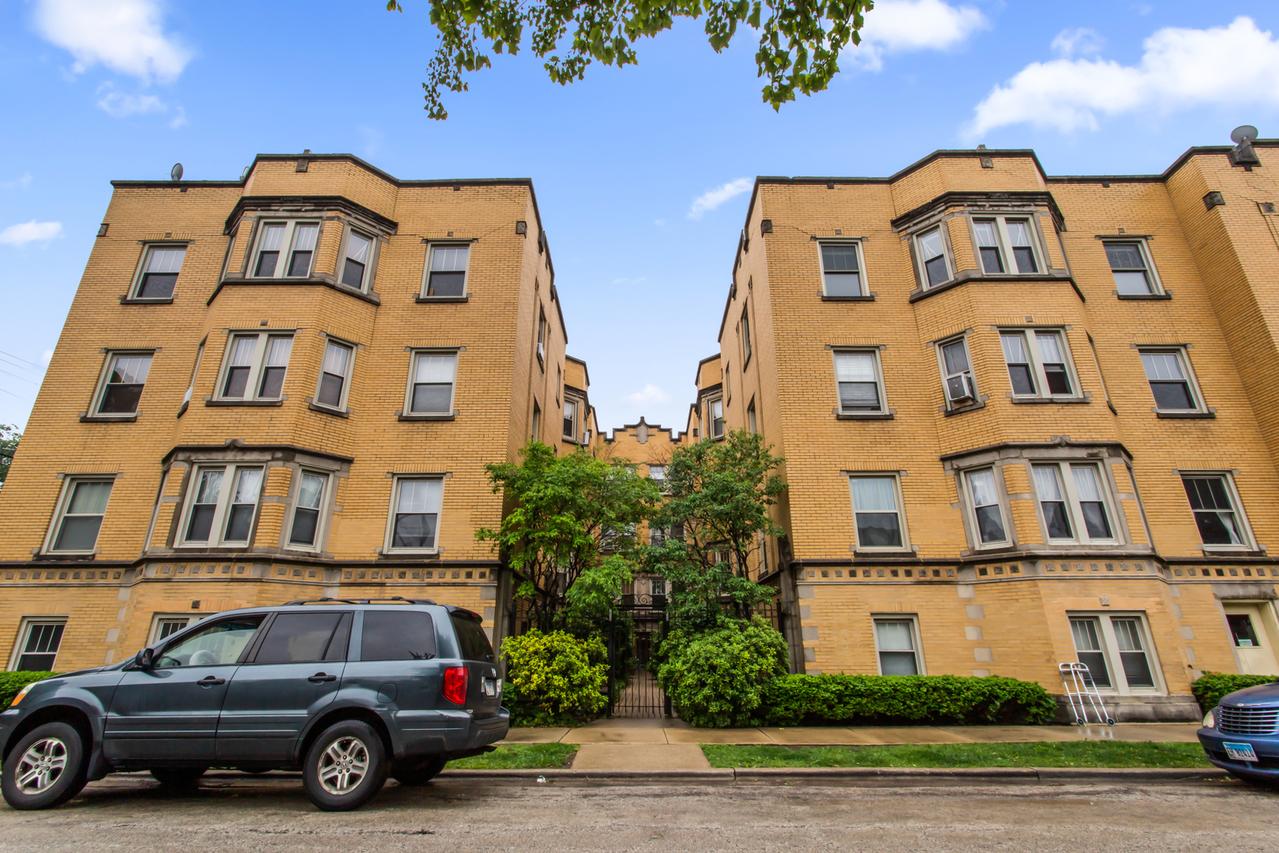 7444 Adams St. #3E, Forest Park, IL 60130