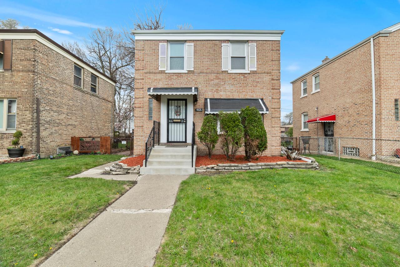 9026 S Colfax Ave., Chicago, IL 60617