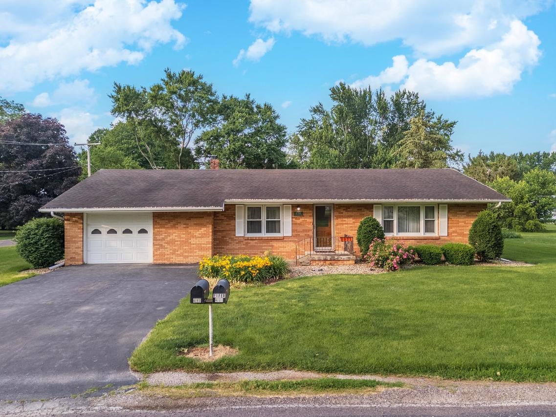 410 E Fifer St., Colfax, IL 61728