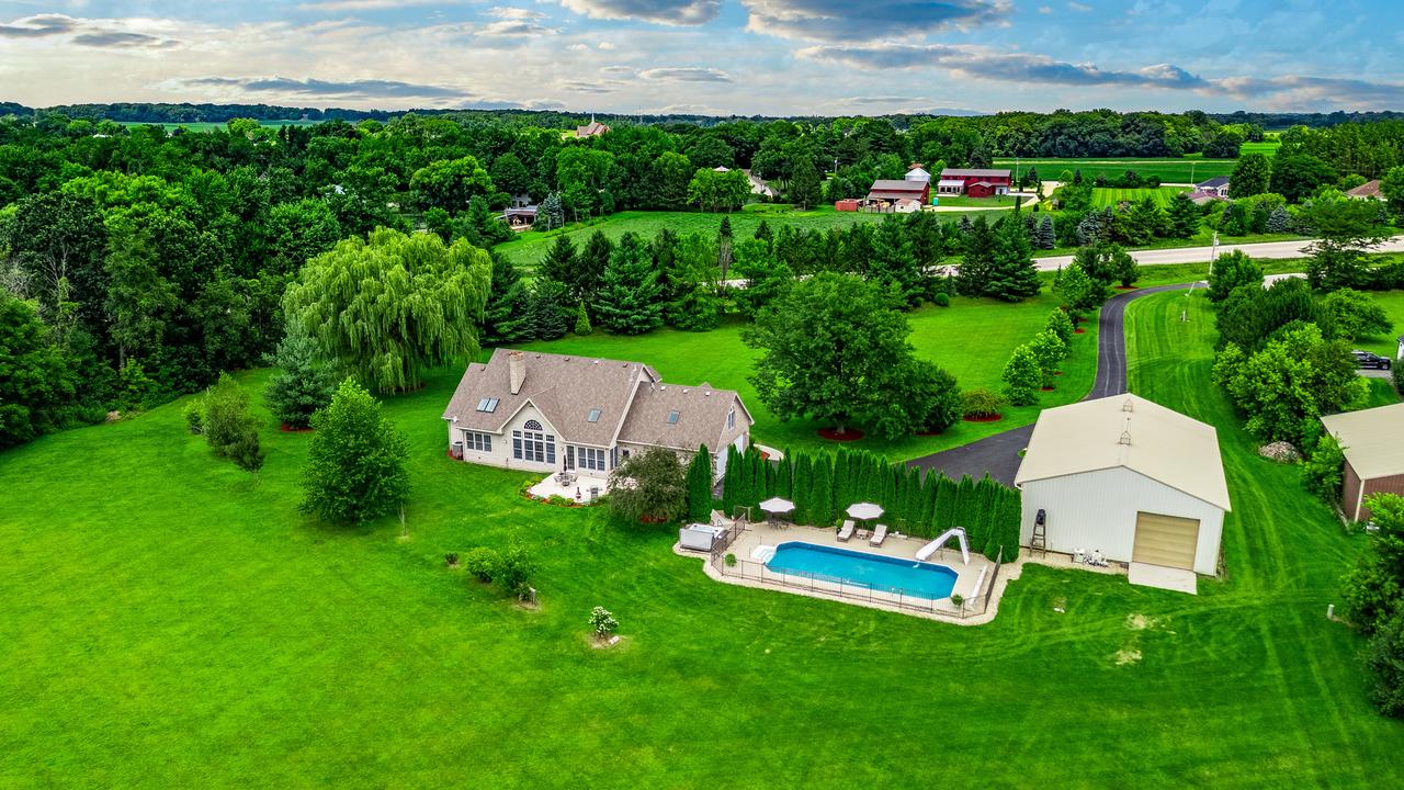 724 Reynolds Rd., Sycamore, IL 60178