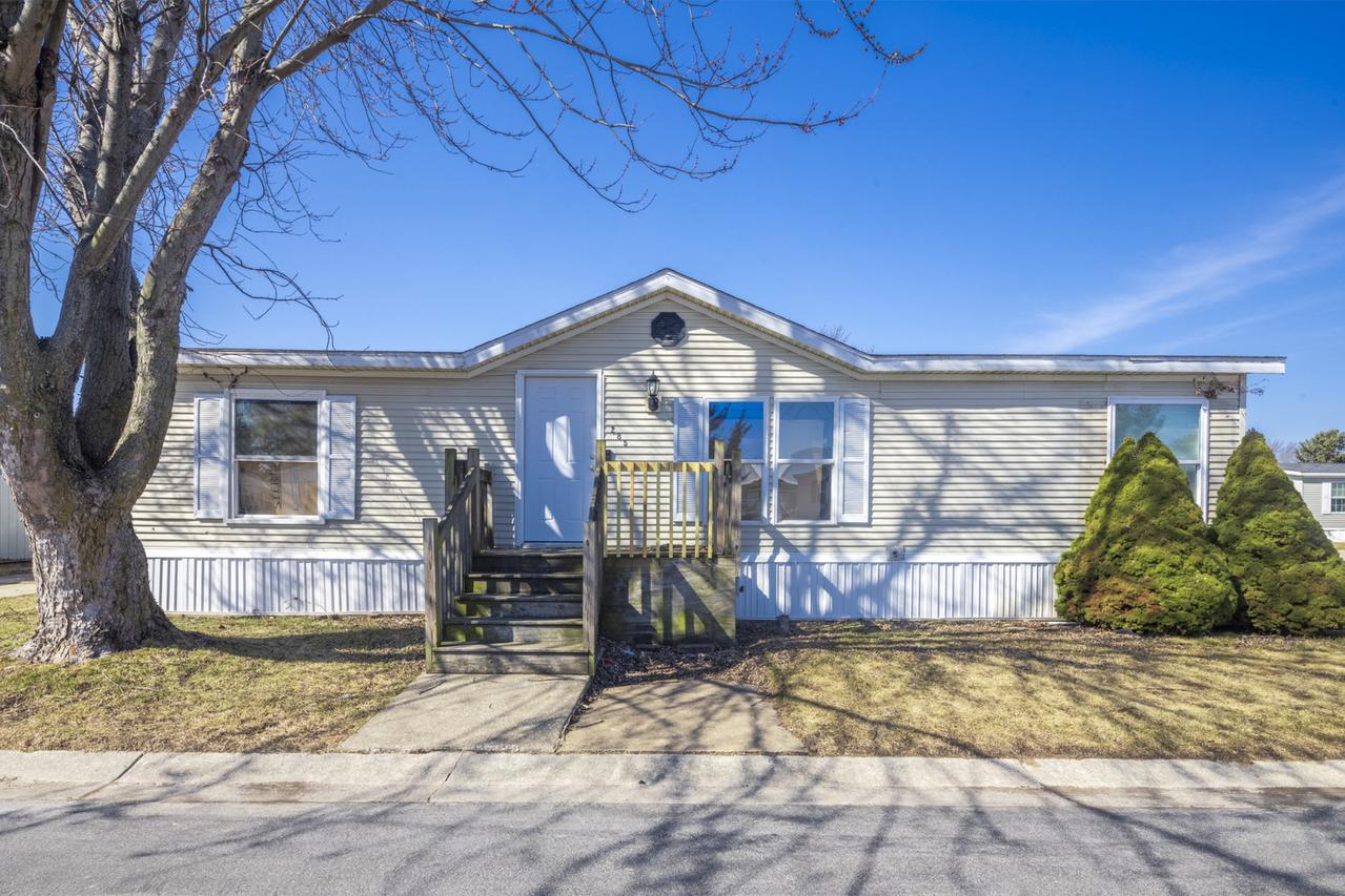 285 Park Ln., Sauk Village, IL 60411