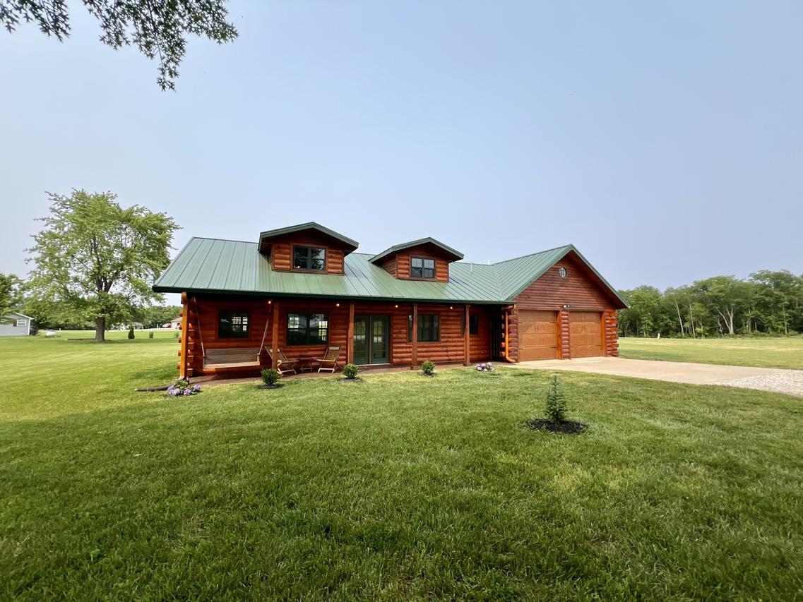 67 S Shores, Sullivan, IL 61951