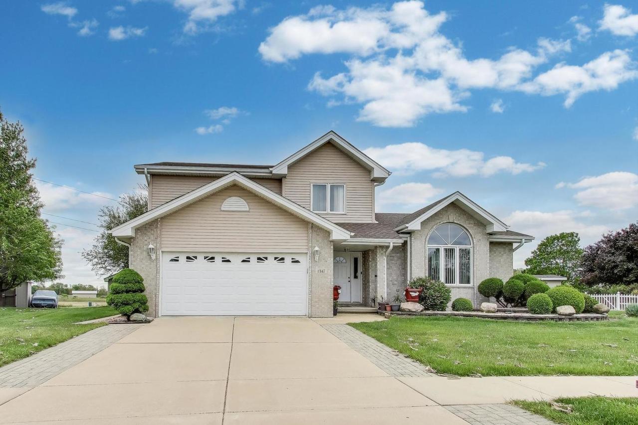 1347 Rainbow Cir., Manteno, IL 60950