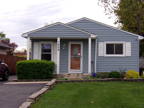 1428 Juneway Ter., Round Lake Beach, IL 60073