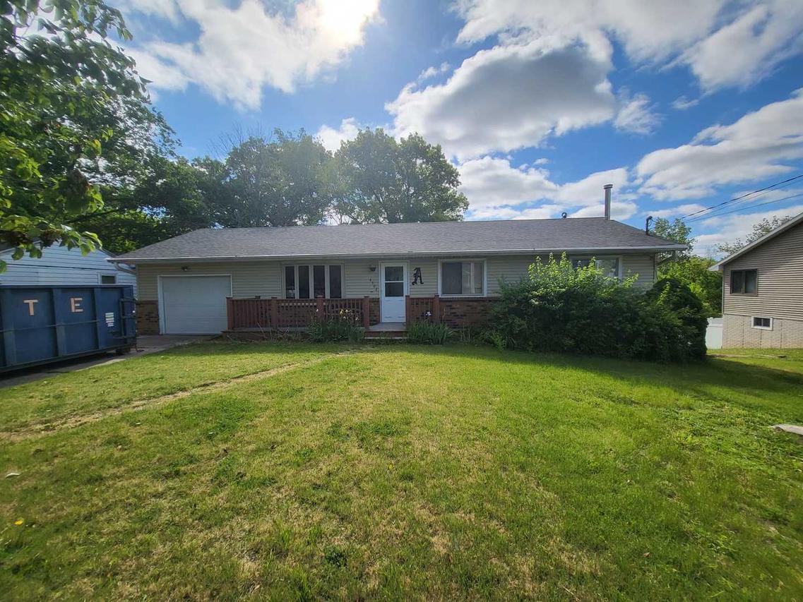 4502 NW Scenic Dr., Peoria, IL 61615
