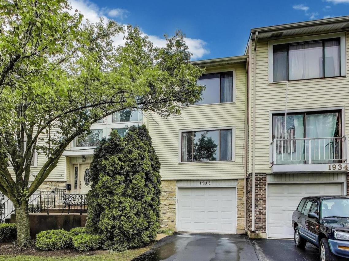 1938 Loomes Ave., Downers Grove, IL 60516