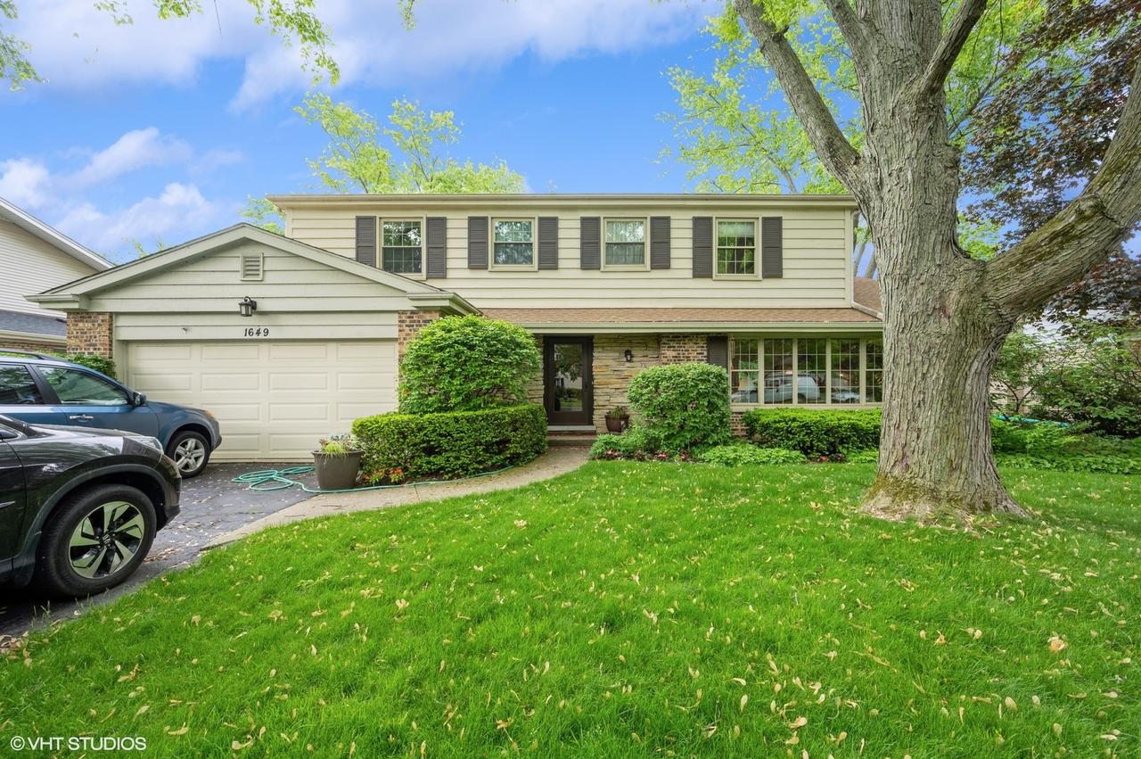 1649 Sequoia Tr., Glenview, IL 60025