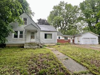 103 W 2nd St., Broadlands, IL 61816