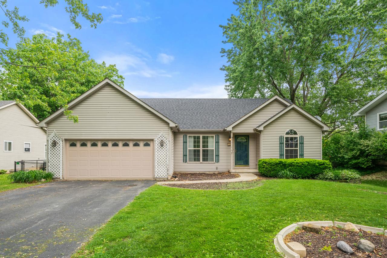 972 Sarah St., Lake Holiday, IL 60548
