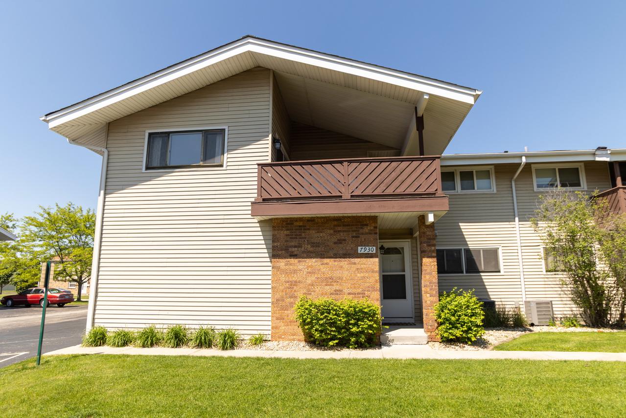 7930 164th Ct. #253, Tinley Park, IL 60477