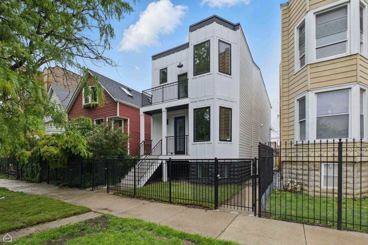 3572 W Medill Ave., Chicago, IL 60647