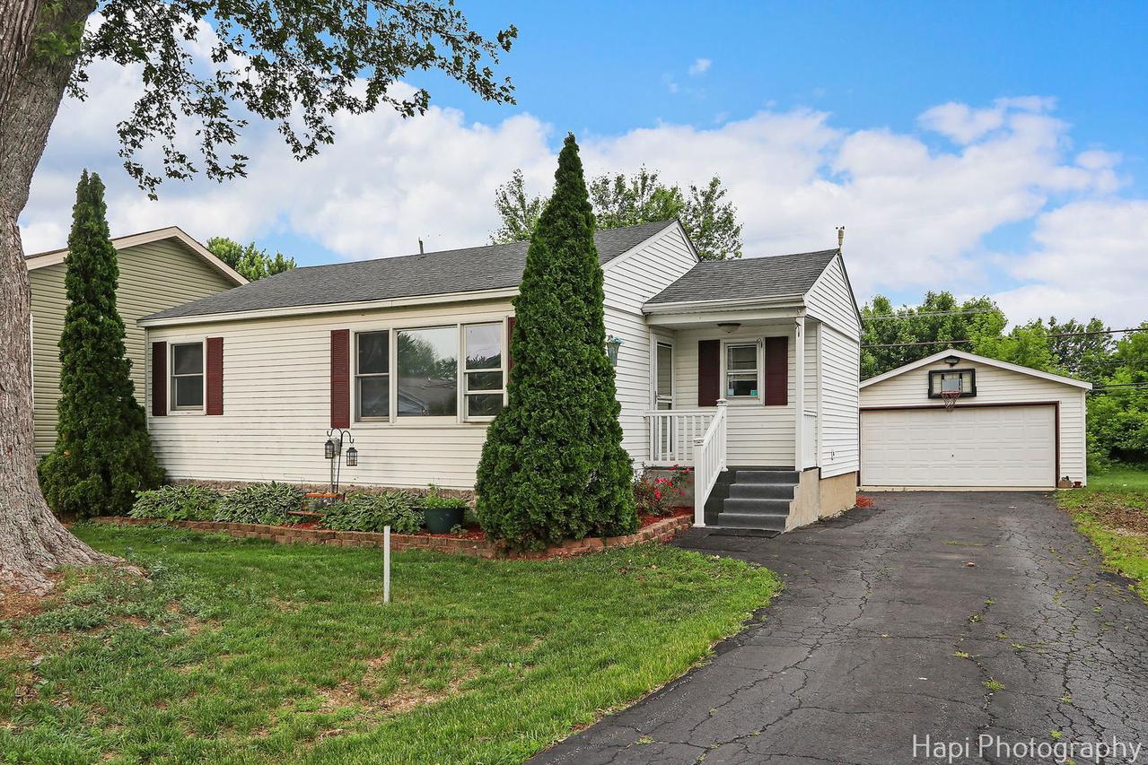 1912 Oak Dr., McHenry, IL 60050
