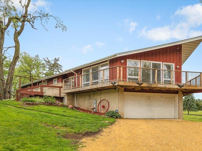 4560 & 4554 Centerville Rd., Rockford, IL 61102