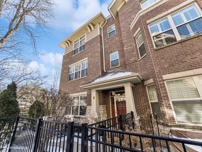 313 S Northwest Hwy. #5, Park Ridge, IL 60068
