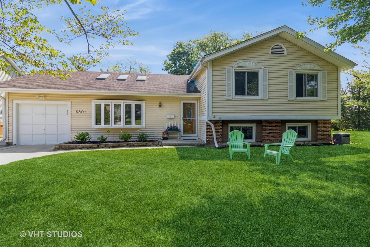 5801 Charleston Ct., Hanover Park, IL 60133