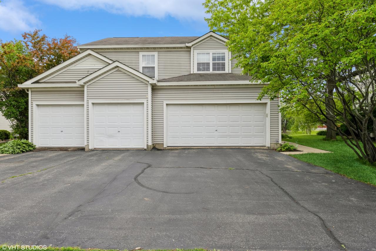 221 Wedgewood Cir., Lake In The Hills, IL 60156