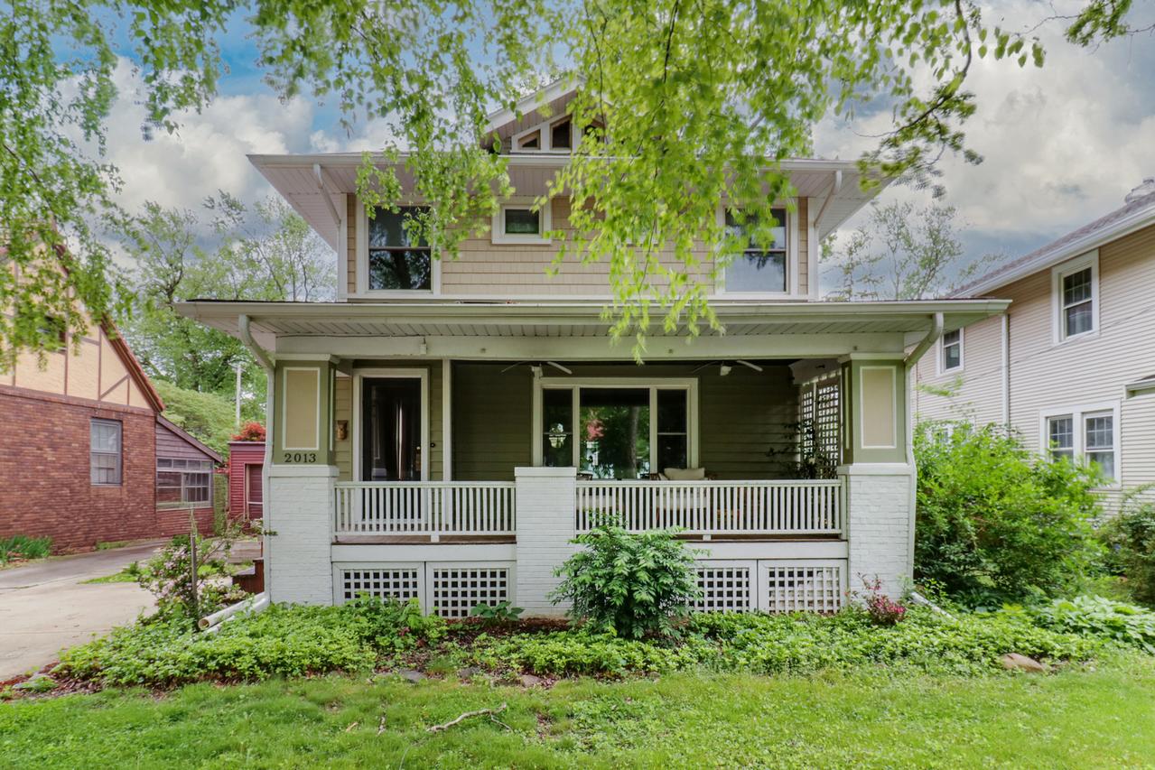 2013 E Taylor St., Bloomington, IL 61701