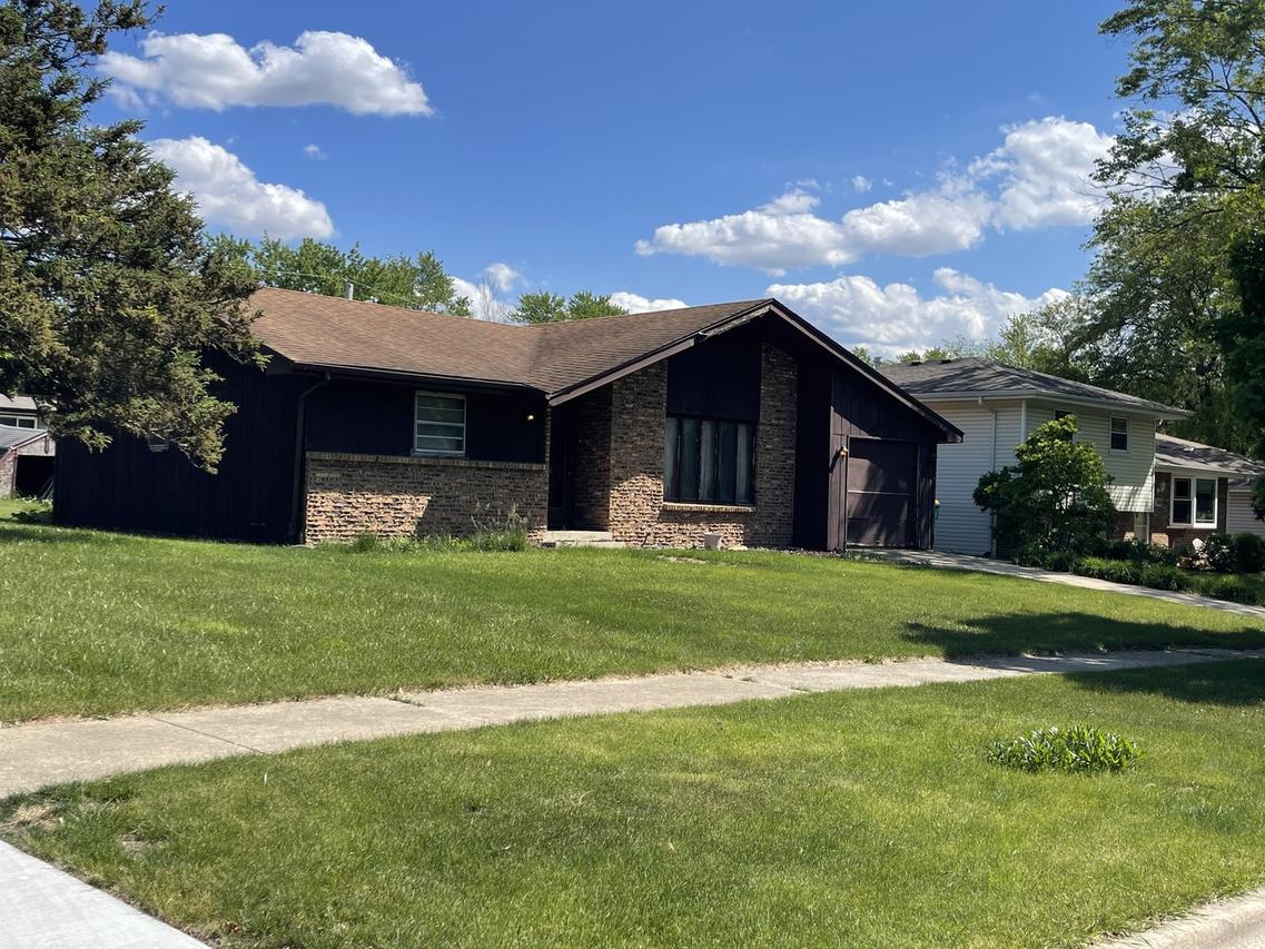 1410 Brentwood Pl., Joliet, IL 60435