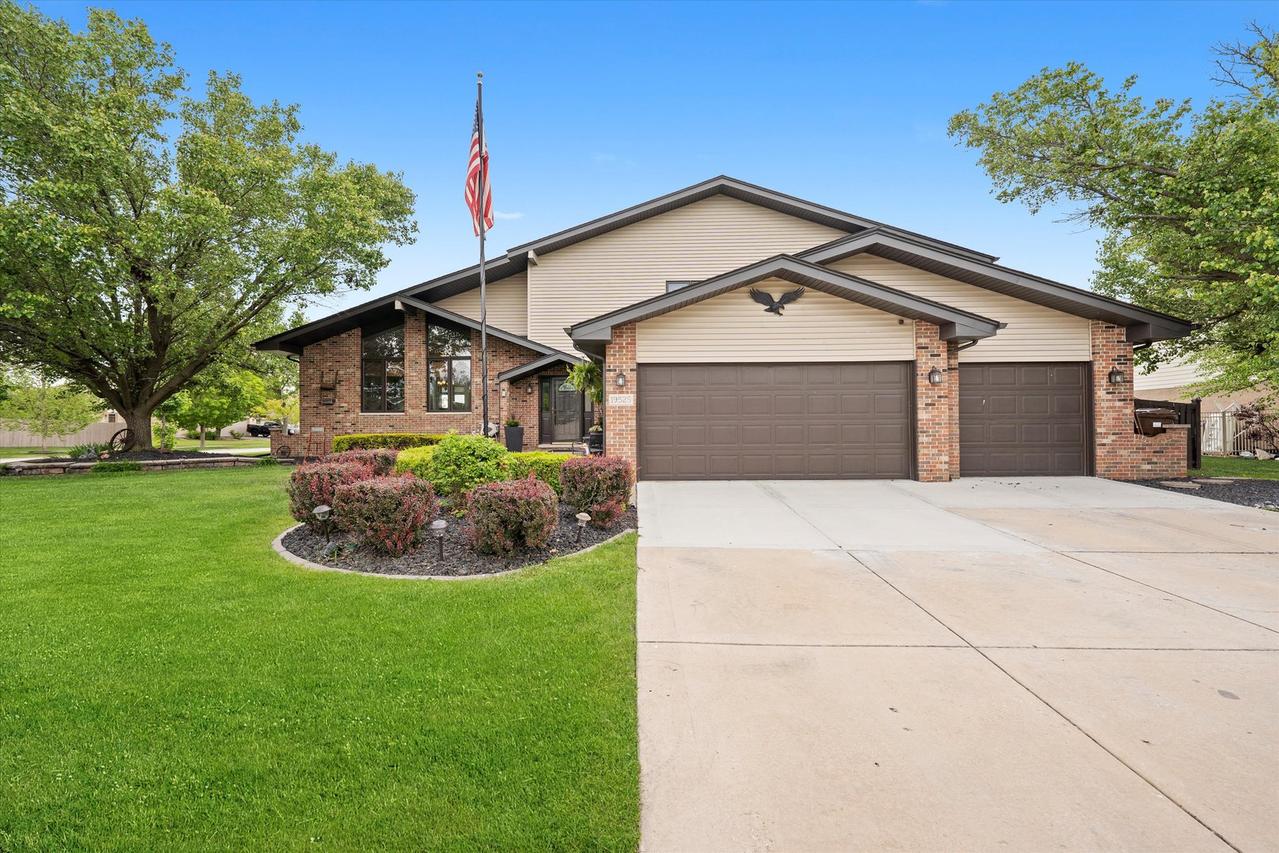 19525 Mayfield Pl., Tinley Park, IL 60487