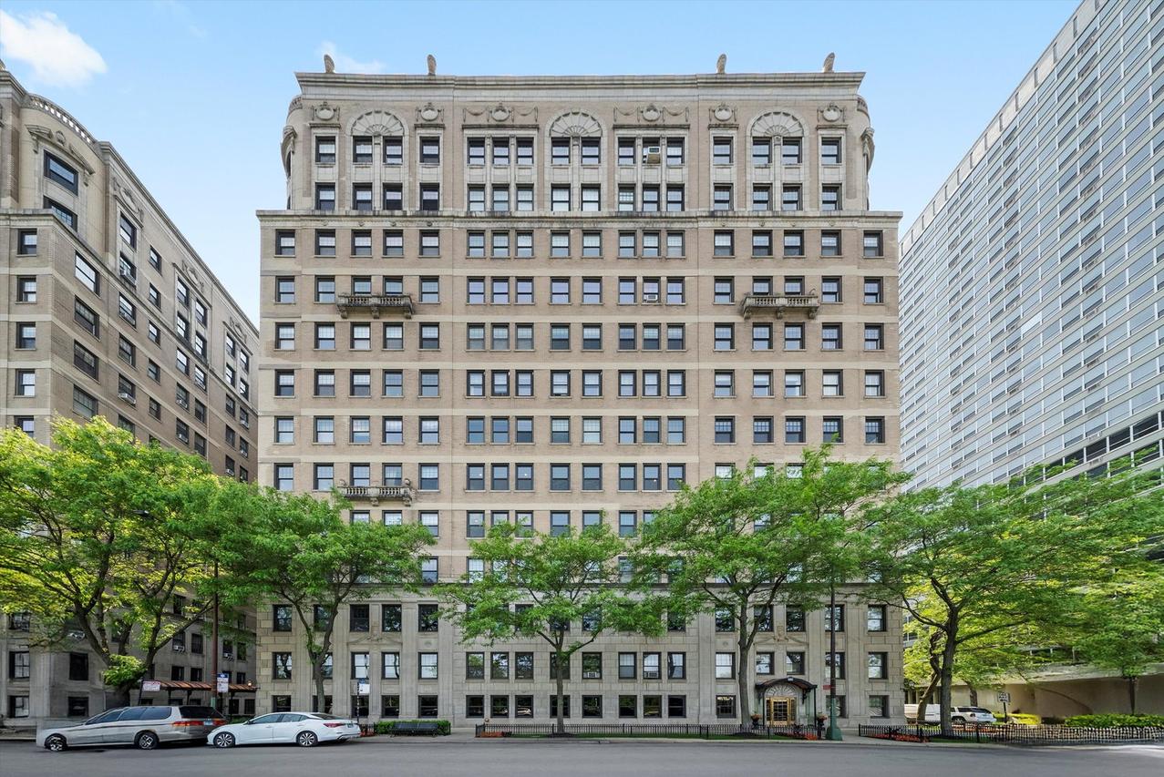 3530 N Lake Shore Dr. #12B, Chicago, IL 60657
