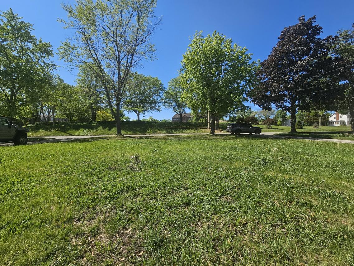409 Reynolds St., Rockford, IL 61103