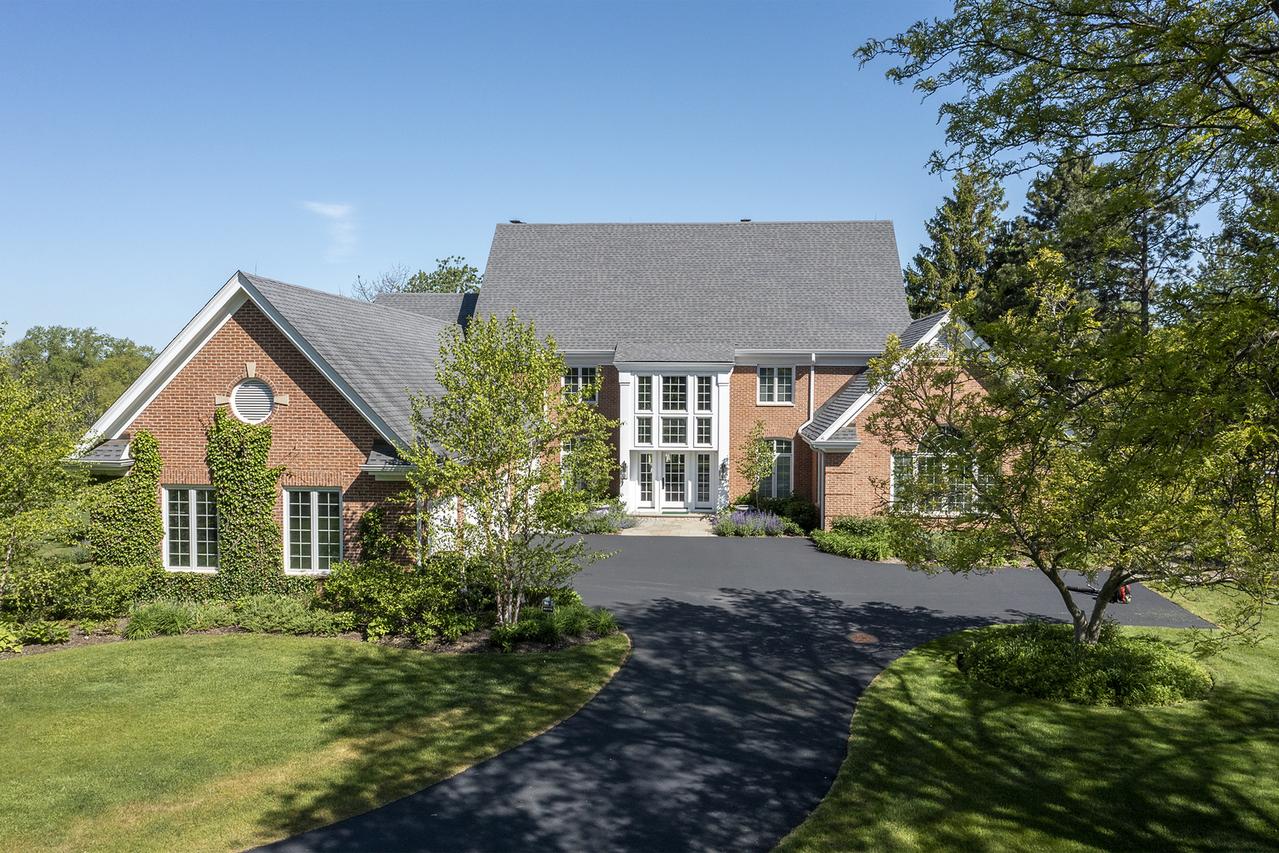594 Windsor Cir., Inverness, IL 60067