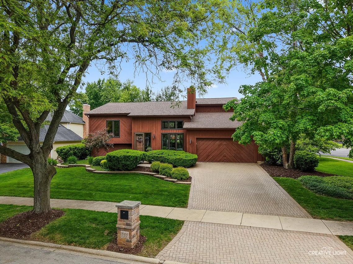 711 Canyon Run Rd., Naperville, IL 60565