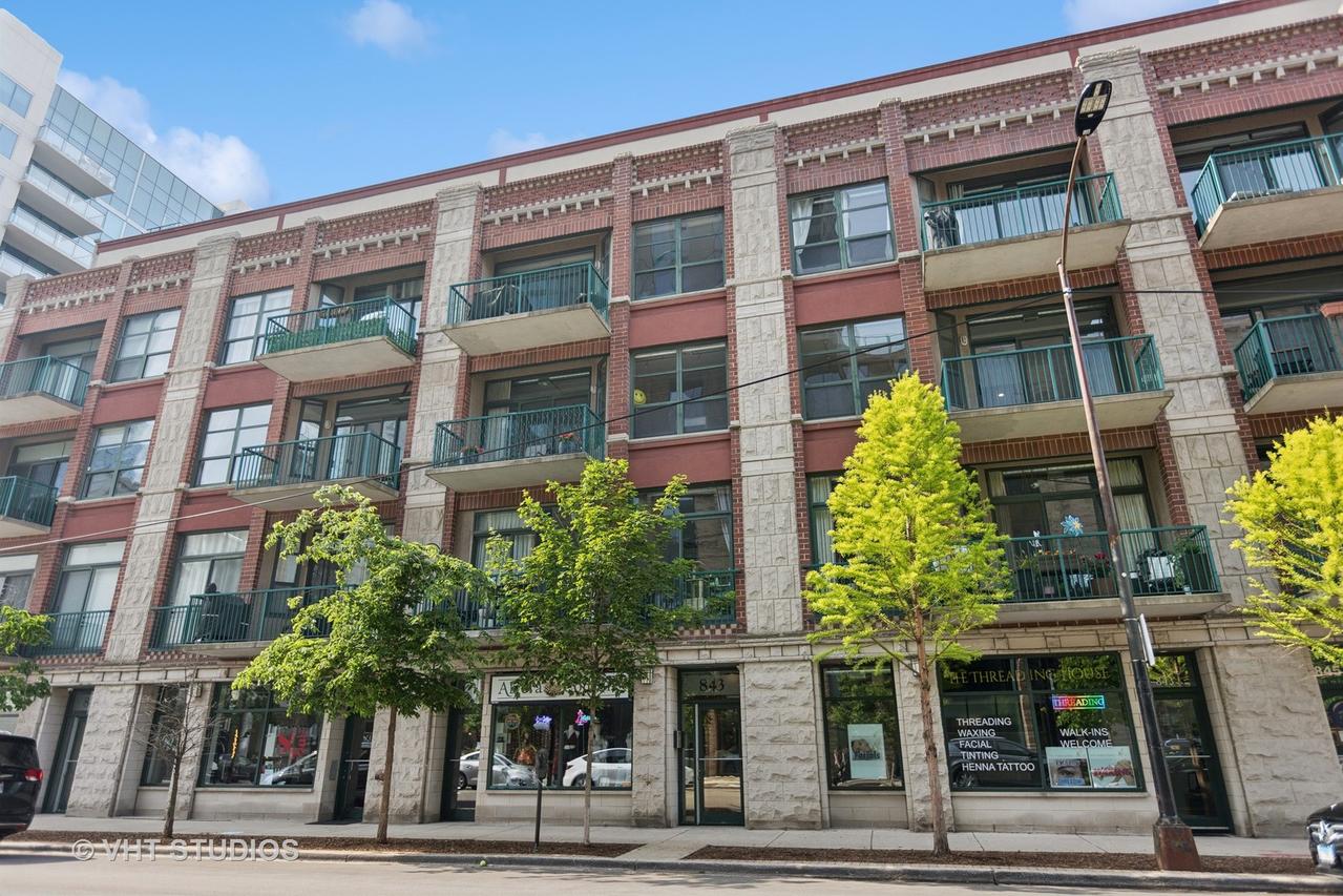 843 W Monroe St. #3B, Chicago, IL 60607