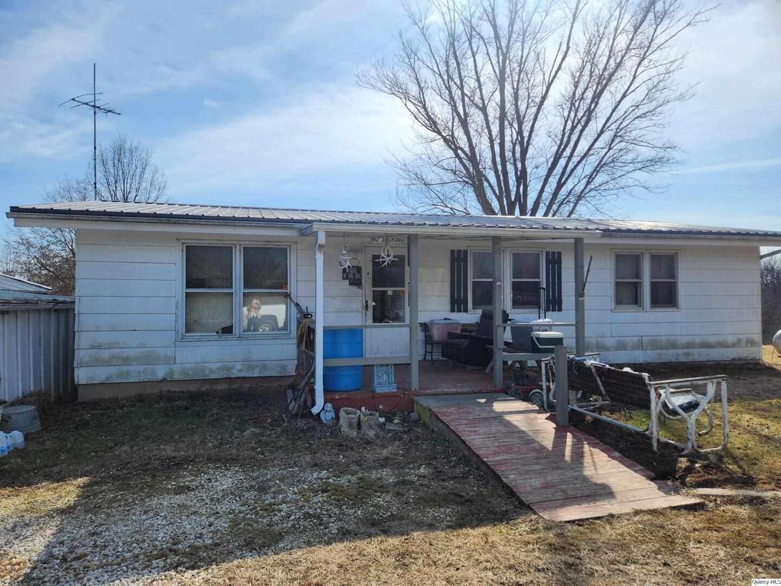 1558 N 2700th Ave, Loraine, IL 62349