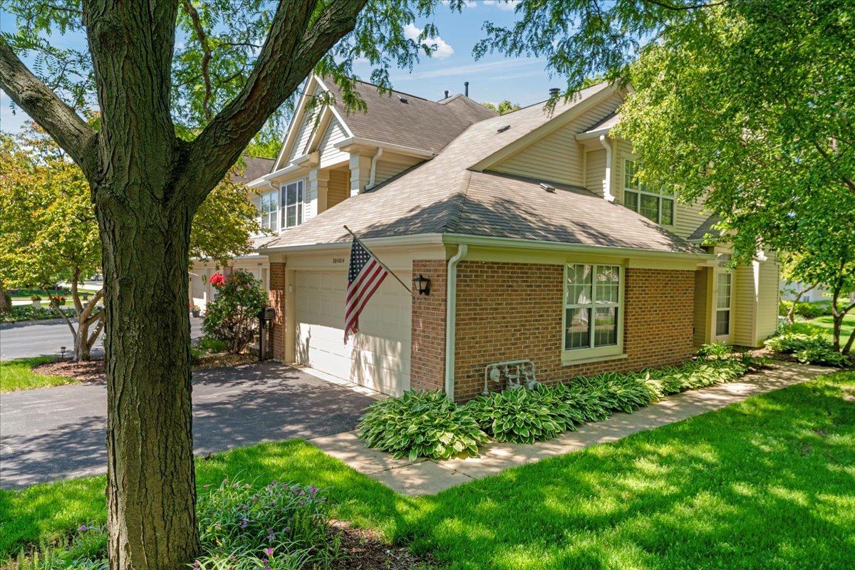 30w014 Willow Ln. #1, Warrenville, IL 60555