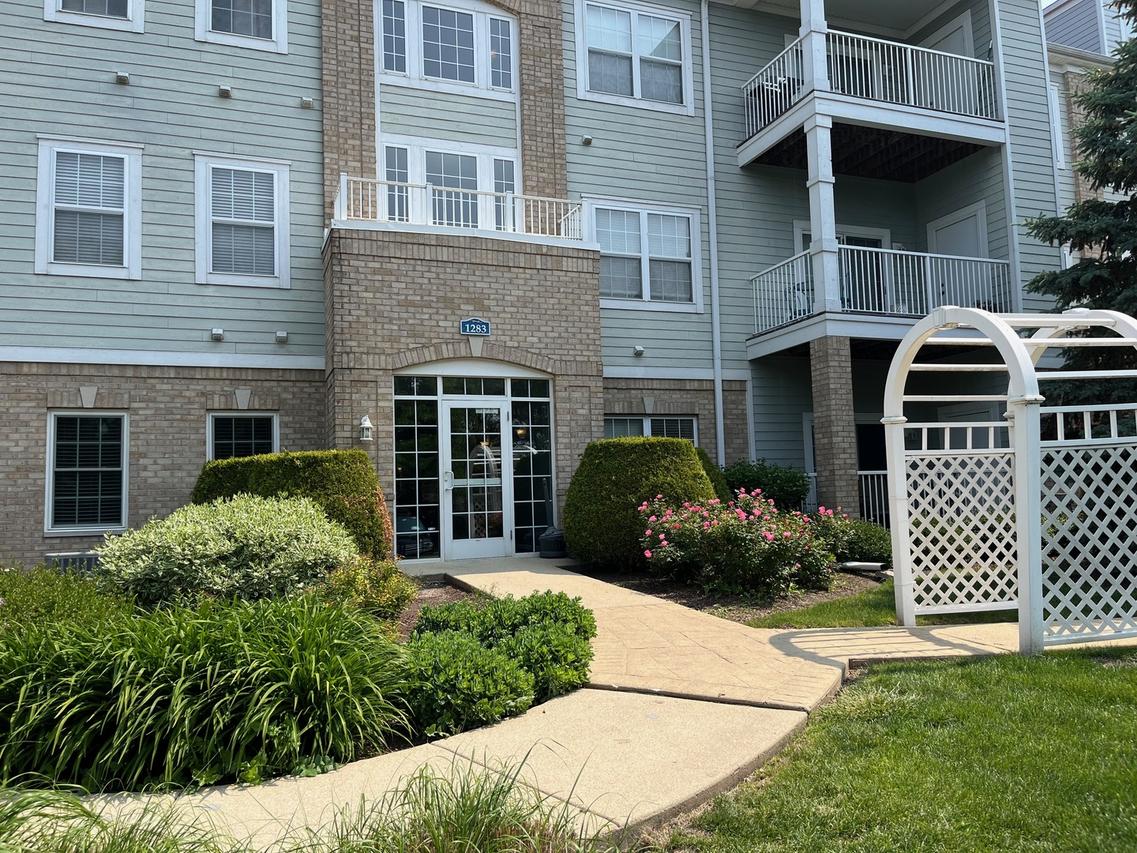 1283 W Lake St. #106, Addison, IL 60101