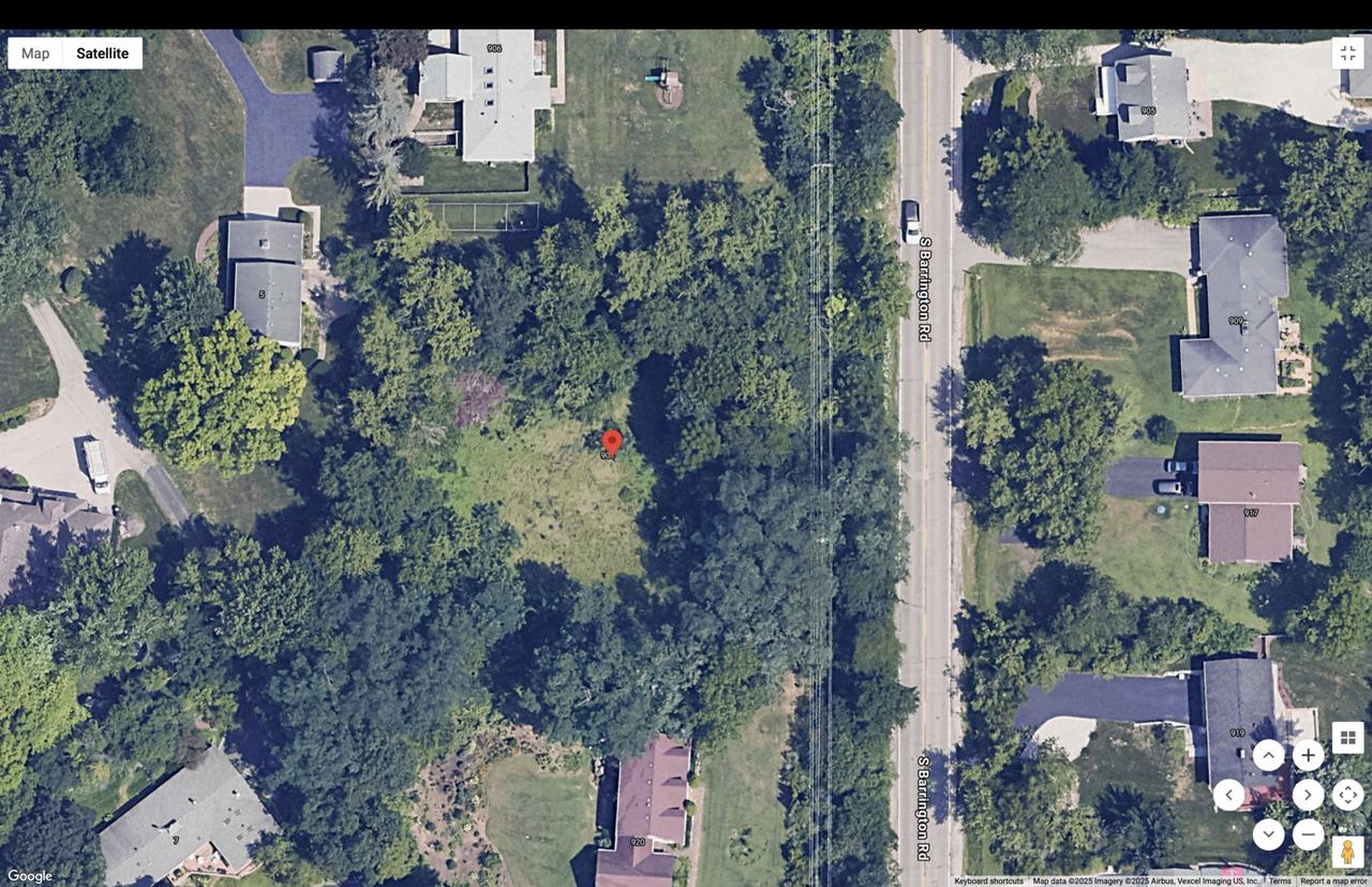 904 S Hough St., Barrington, IL 60010