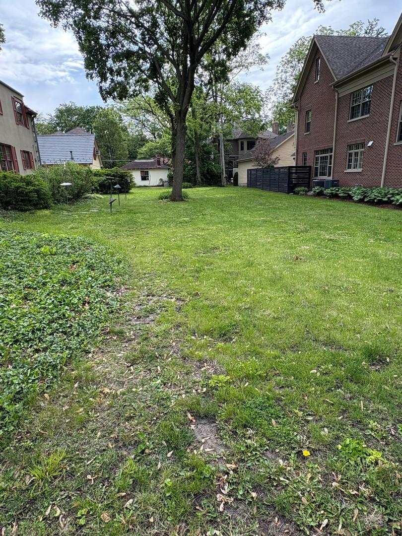 658 N Webster St., Naperville, IL 60563