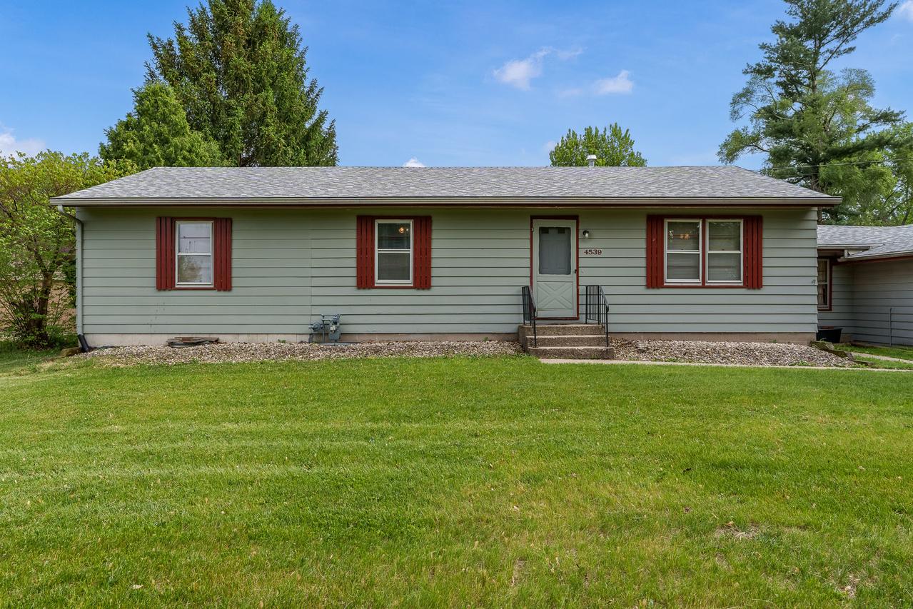 4539 Matthew Ave., Roscoe, IL 61073