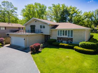 533 Lomond Dr., Mundelein, IL 60060