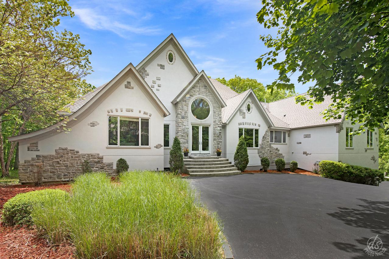 250 Kimberly Rd., North Barrington, IL 60010