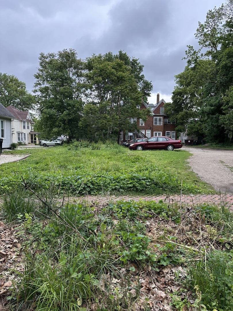 506 W High St., Urbana, IL 61801