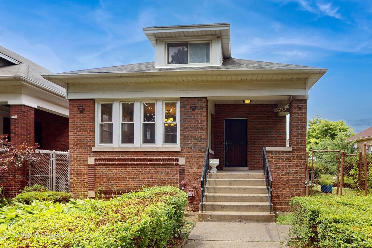 7832 S Paxton Ave., Chicago, IL 60649