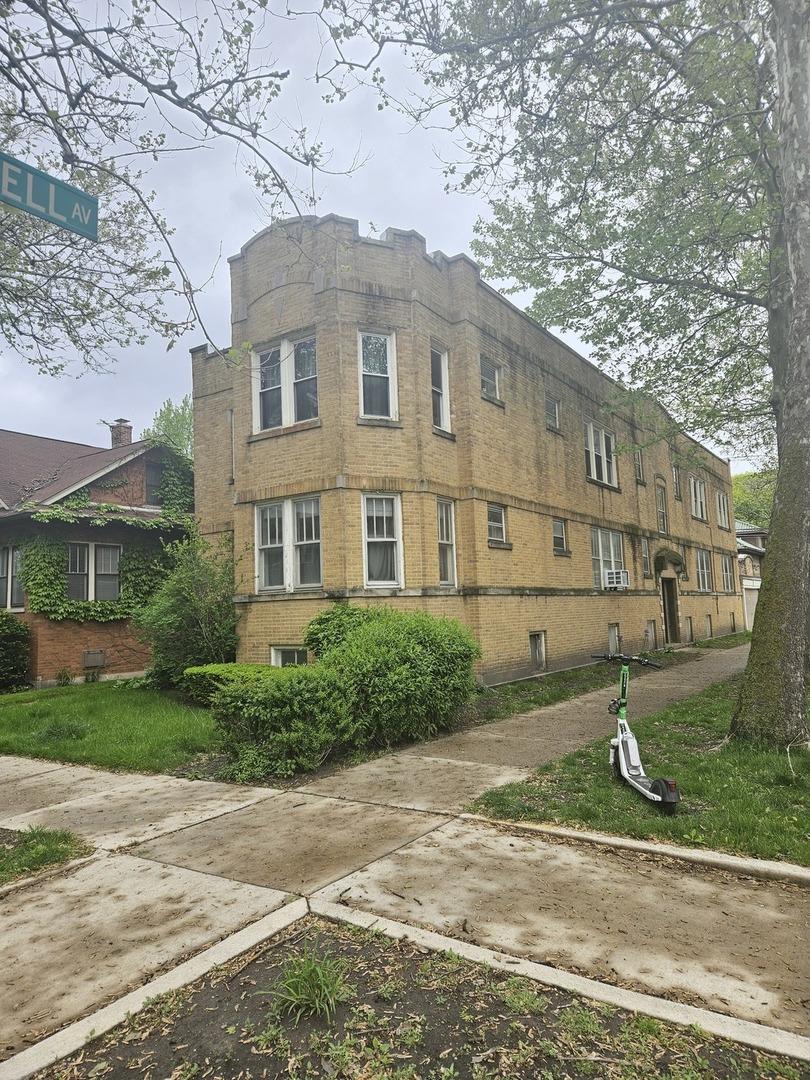 2500 W Coyle Ave., Chicago, IL 60645