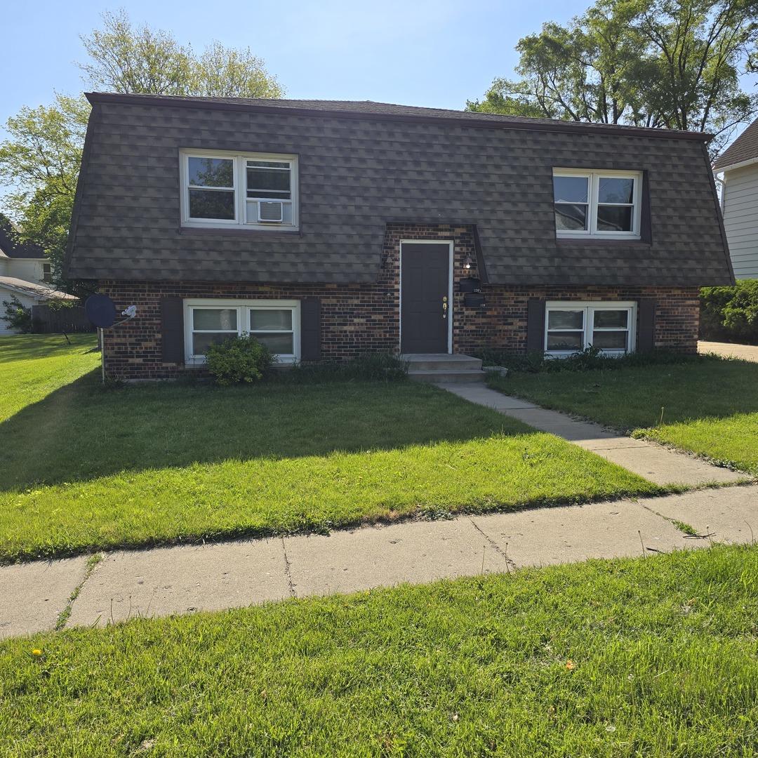 126 Sabin St., Sycamore, IL 60178