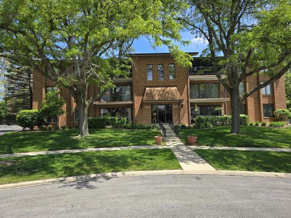 9906 Shady Ln. #1SW, Orland Park, IL 60462