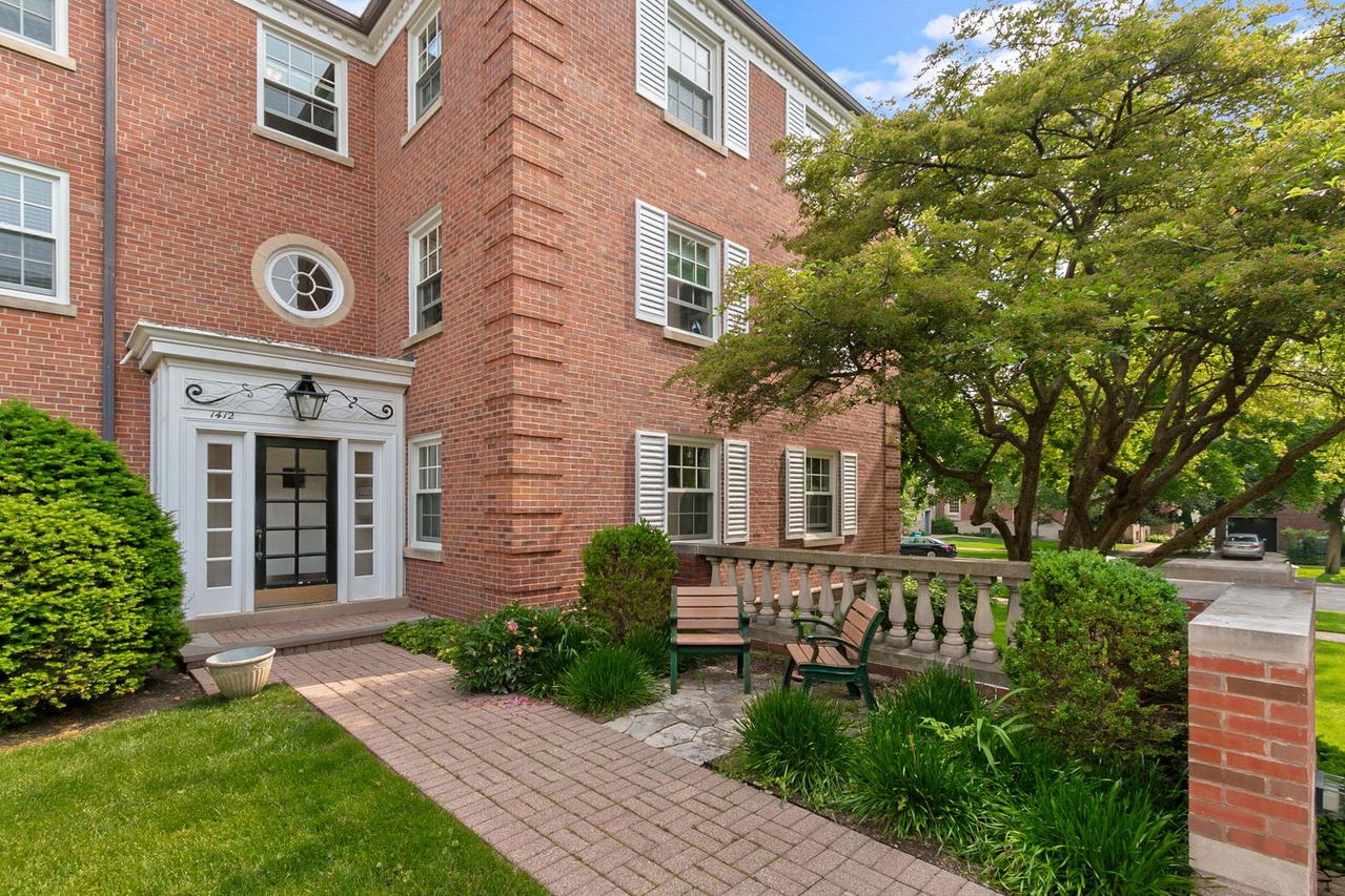 1412 Hinman Ave. #2W, Evanston, IL 60201