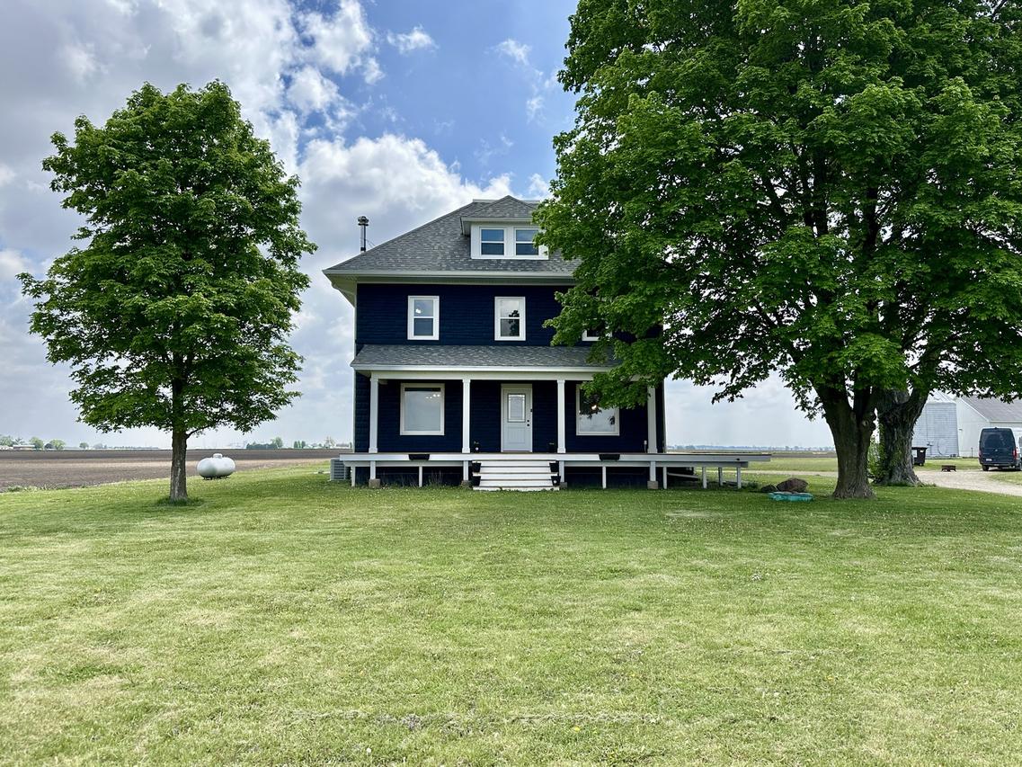 2034 Gittleson Rd., Rochelle, IL 61068
