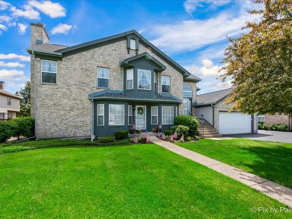 532 Kresswood Dr., Mchenry, IL 60050