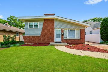 473 W Verret St., Elmhurst, IL 60126