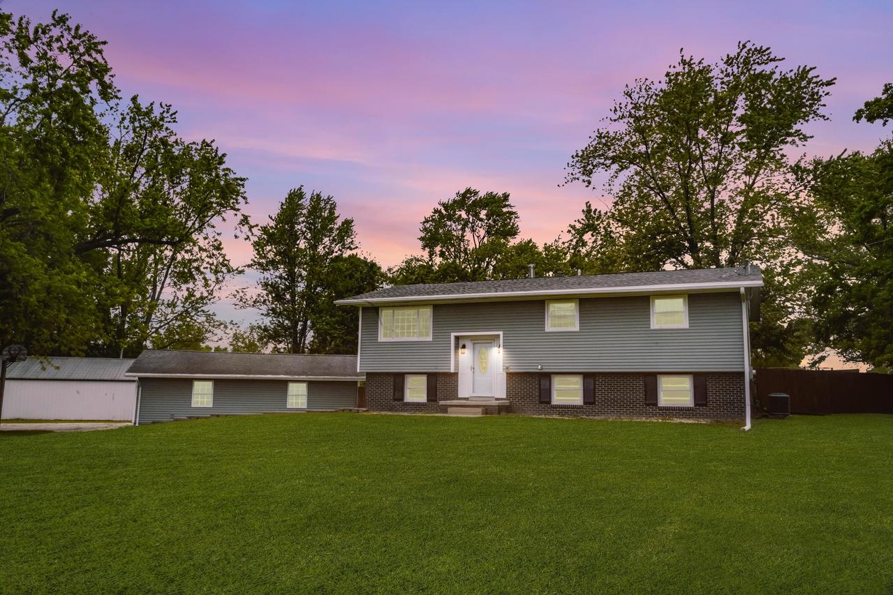 523 W State St., Washburn, IL 61570